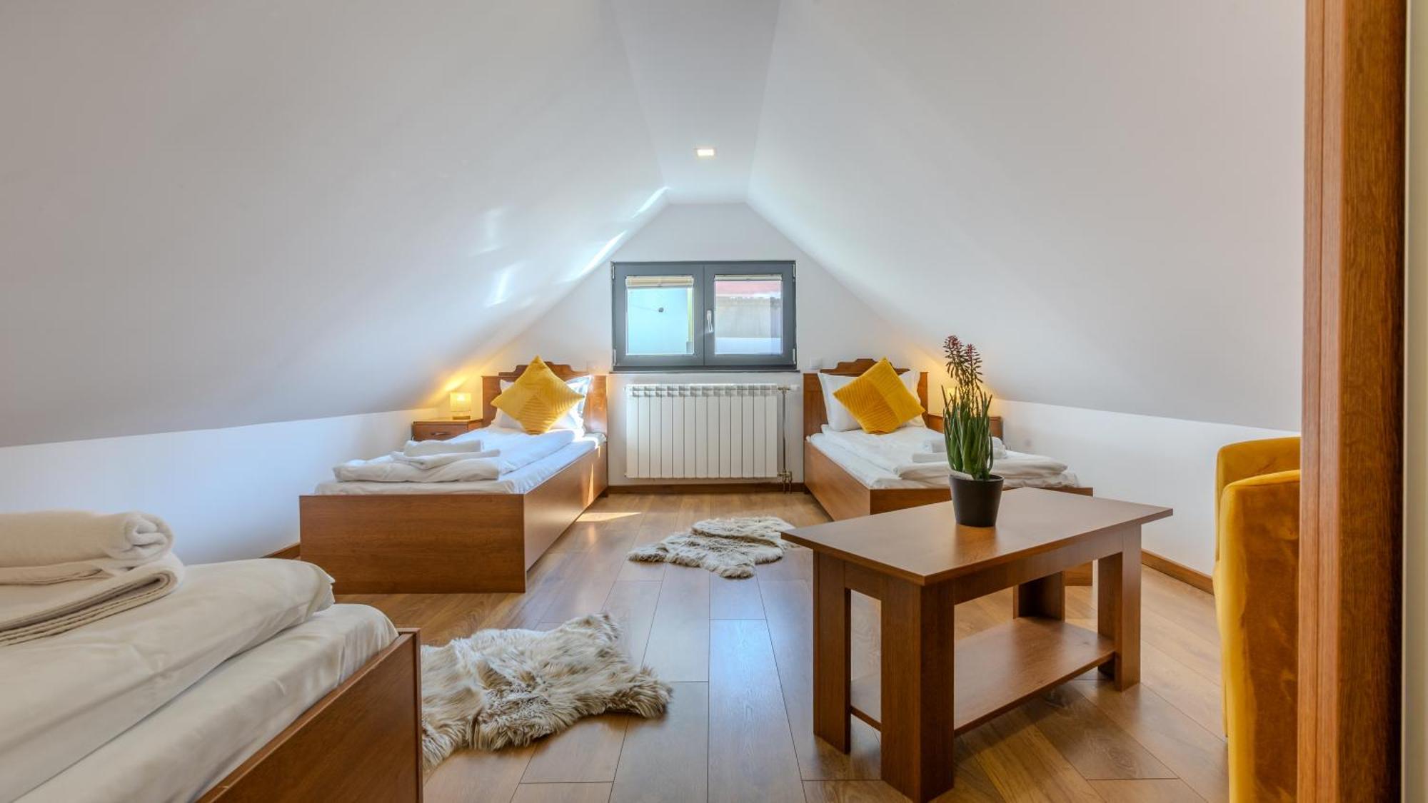 Sun Villas Accommodation Brasov Bagian luar foto