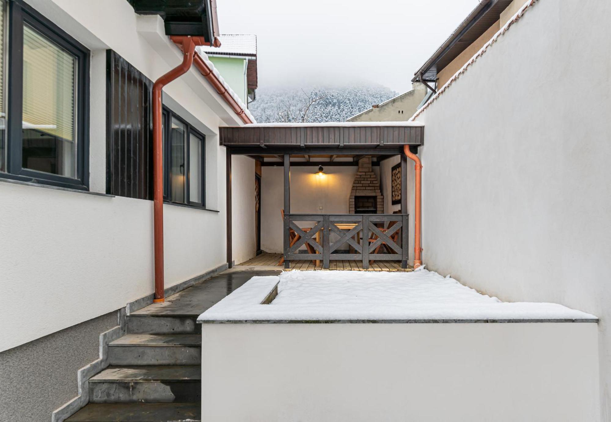 Sun Villas Accommodation Brasov Bagian luar foto